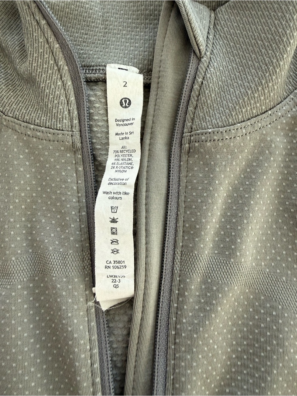 Lululemon Swiftly Relaxed Half Zip in Gull Grey - Picture 4 of 6